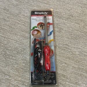 Simplicity Red Ribbon Curling Tool